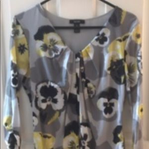 Alfani Top with 3/4 inch sleeves - Size Medium